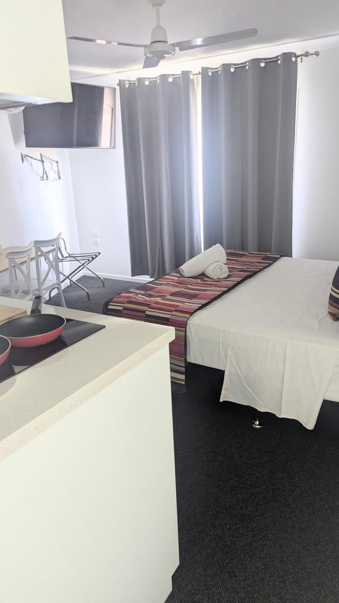 Proserpine Motor Lodge ภายนอก รูปภาพ